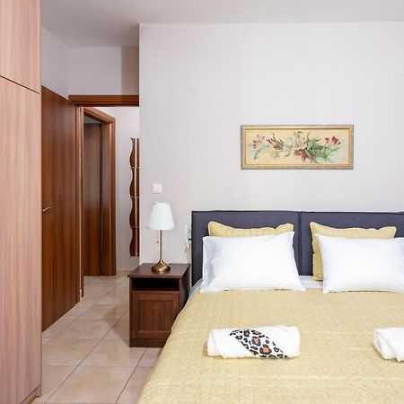 Eleni'S Modern Apartment Volos Luaran gambar